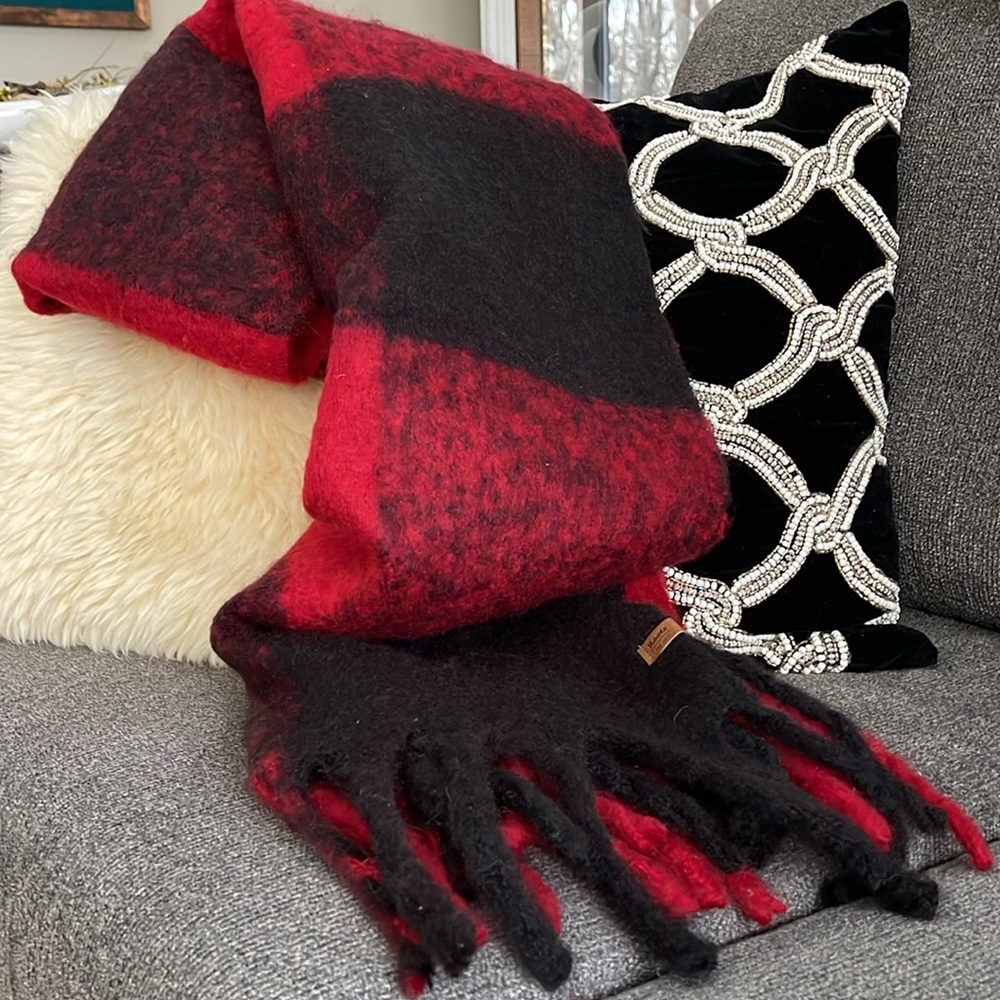 Roots Cabin Red Plaid Scarf